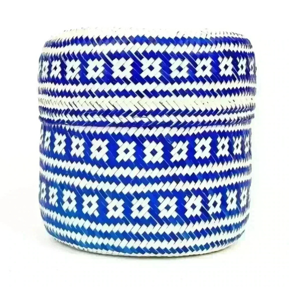 Small Caminito Handwoven Basket in Royal Blue/Natural - Picture 3 of 5